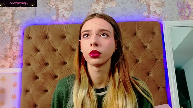 CoraVex online show from 11/24/25, 05:07