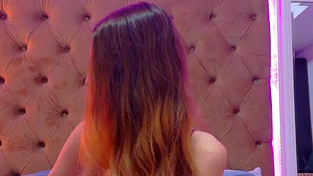 CoraVex online show from 04/22/26, 03:53