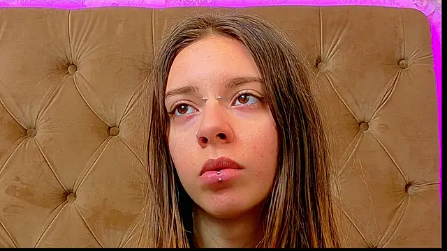 Snapshot of CoraVex chatting on 05/24/26, 03:44 CoraVex online show from 05/24/26, 03:44