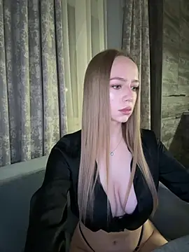 MissOyee online show from 11/13/25, 08:08