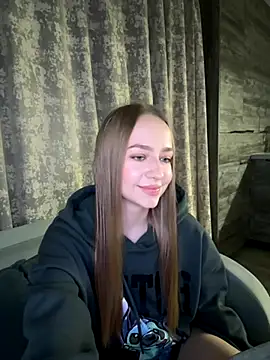 MissOyee online show from 12/02/25, 07:09