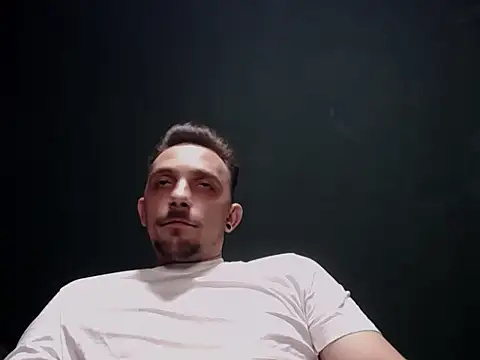 guesswhatbitch online show from 09/28/25, 07:41