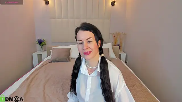 Snapshot of Stella_Leon chatting on 10/11/25, 01:05 Stella Leon online show from 10/11/25, 01:05