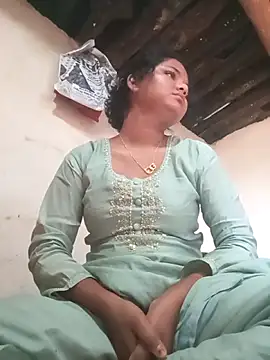 Hot Shredha online show from 10/31/25, 04:35