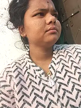 Hot Shredha online show from 11/27/25, 02:35