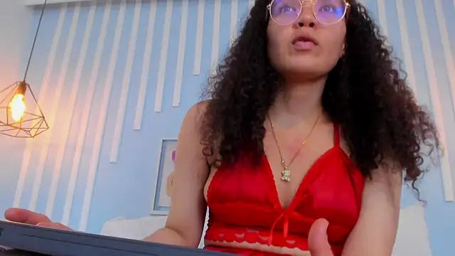 SweetStarr  online show from 10/03/25, 08:17