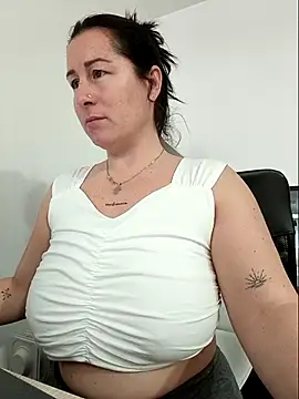 bichota85 online show from 02/08/26, 11:02