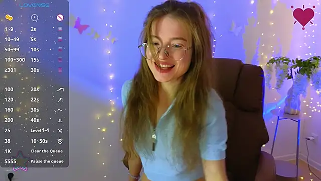 Snapshot of Katyaa_Lover chatting on 07/04/26, 07:42 Katyaa Lover online show from 07/04/26, 07:42