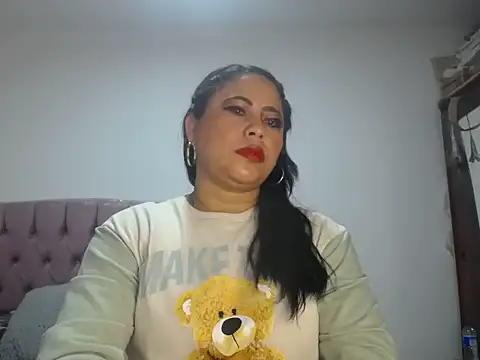 Snapshot of PamelaMartin chatting on 09/17/25, 02:30 PamelaMartin online show from 09/17/25, 02:30