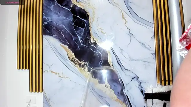 brittanyy20 online show from 04/10/26, 08:41