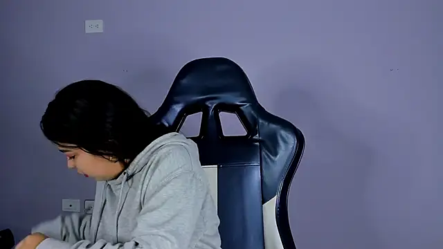 LunaWiill  online show from 12/05/25, 12:14