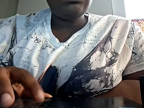 Snapshot of Ladypriry chatting on 09/24/25, 04:32 Ladypriry online show from 09/24/25, 04:32