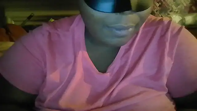 Snapshot of Ladypriry chatting on 10/05/25, 02:54 Ladypriry online show from 10/05/25, 02:54