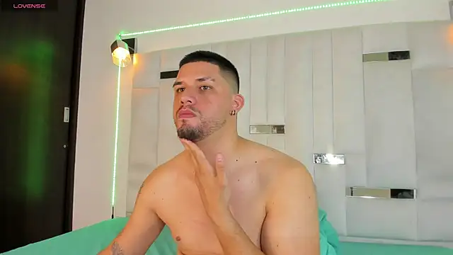 Jacob19  online show from 10/05/25, 02:43