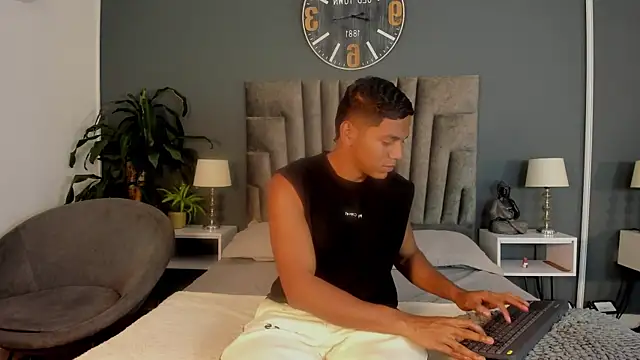 Zac Haynes online show from 10/22/25, 03:18