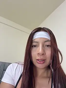 Snapshot of Karlee_Grey1 chatting on 06/25/26, 05:12 Karlee Grey1 online show from 06/25/26, 05:12