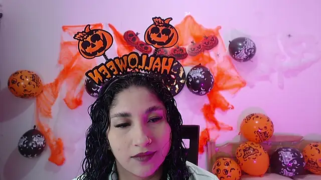 Gia Dior online show from 10/10/25, 12:42