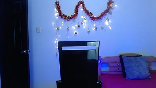 Gia Dior online show from 12/18/25, 11:22