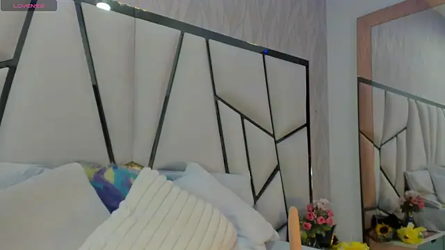 mia vy online show from 09/20/25, 07:59