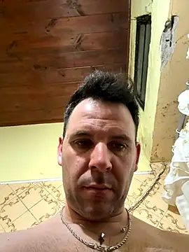 Snapshot of Ezeveron chatting on 10/09/25, 05:05 Ezeveron online show from 10/09/25, 05:05