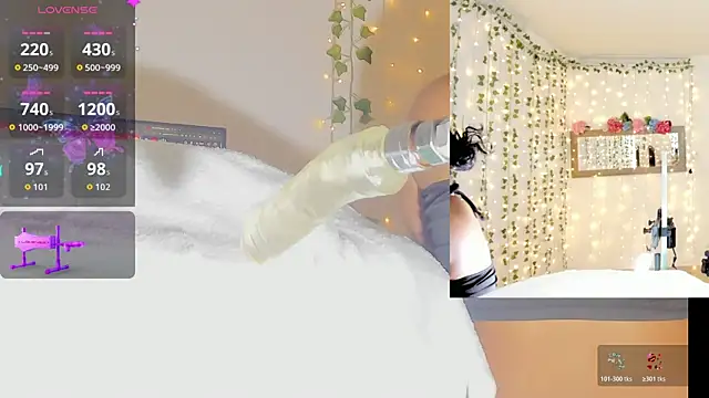 Ashley  Jones   online show from 03/25/26, 09:04