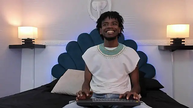 AllexJacob online show from 10/01/25, 01:39