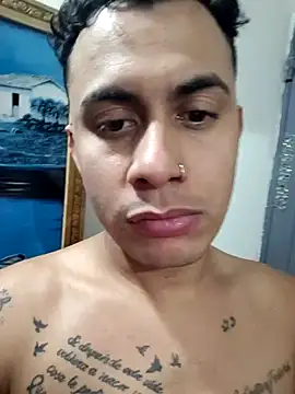 Snapshot of Charliejones_ chatting on 11/28/25, 02:58 Charliejones online show from 11/28/25, 02:58