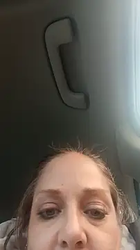 Snapshot of curvybabe88 chatting on 10/28/25, 03:04 curvybabe88 online show from 10/28/25, 03:04