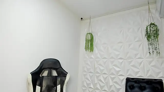 Dakota x18 online show from 03/04/26, 07:31