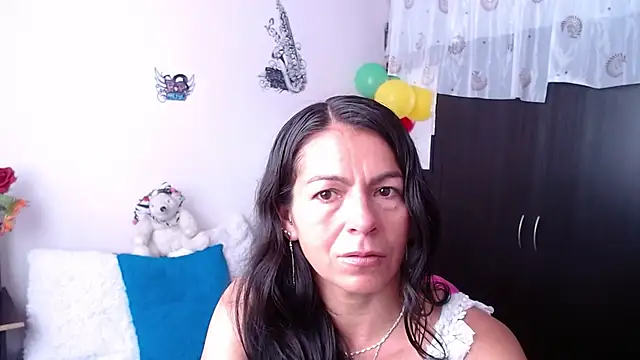 camilavargas  online show from 09/25/25, 08:23