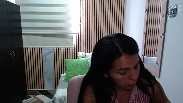 camilavargas  online show from 04/21/26, 04:56