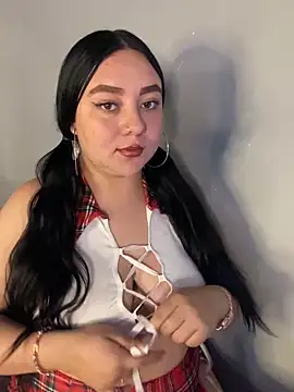 Ssusann Pink online show from 10/10/25, 04:22