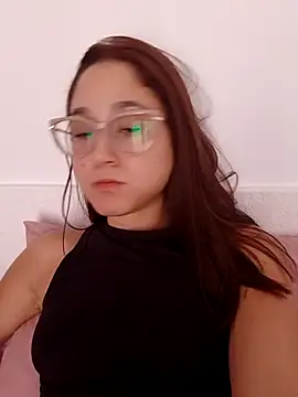 Snapshot of linameii chatting on 03/08/26, 03:49 linameii online show from 03/08/26, 03:49