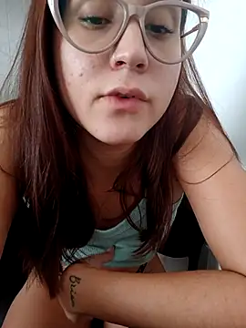 Snapshot of linameii chatting on 03/11/26, 06:47 linameii online show from 03/11/26, 06:47