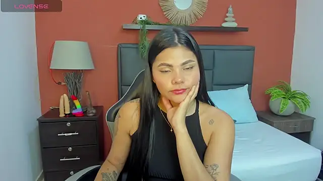 molly lovee  online show from 11/24/25, 06:40