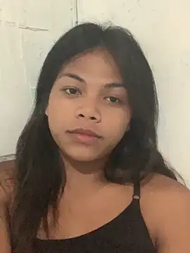 kynthy bitchy online show from 10/27/25, 10:08