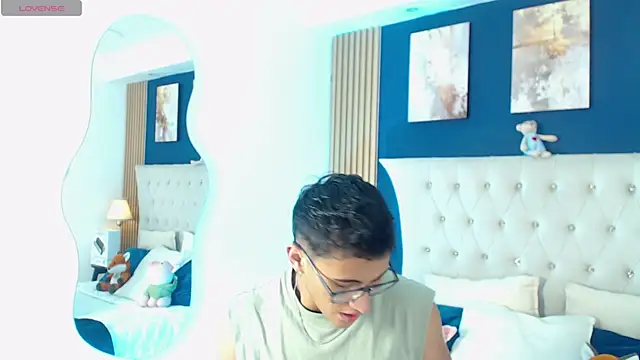 SalvadorFit online show from 04/22/26, 08:32