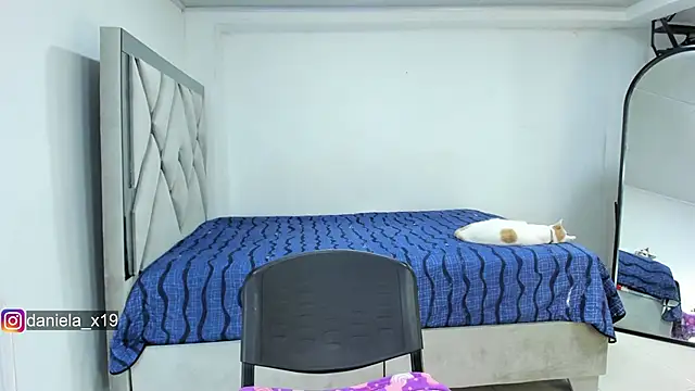 Daniela x19 online show from 10/11/25, 02:44