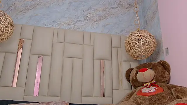 Dixiebelle online show from 04/21/26, 02:51