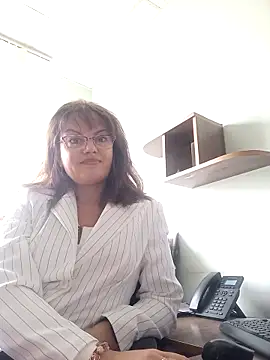 ValeriaLove43211 online show from 10/28/25, 09:46