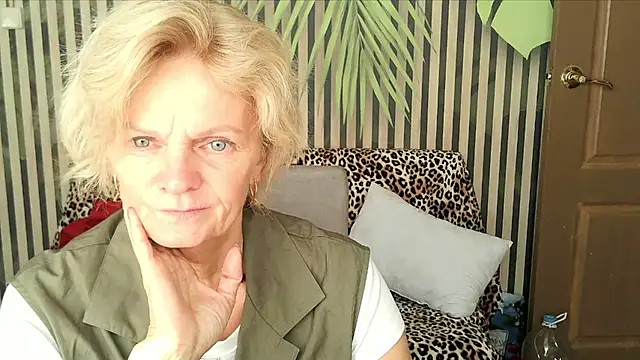 Snapshot of Zoe_Steell chatting on 09/21/25, 06:26 Zoe Steell online show from 09/21/25, 06:26