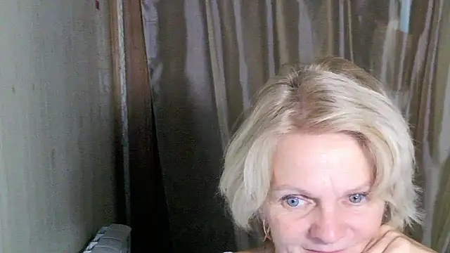 Snapshot of Zoe_Steell chatting on 09/28/25, 02:55 Zoe Steell online show from 09/28/25, 02:55