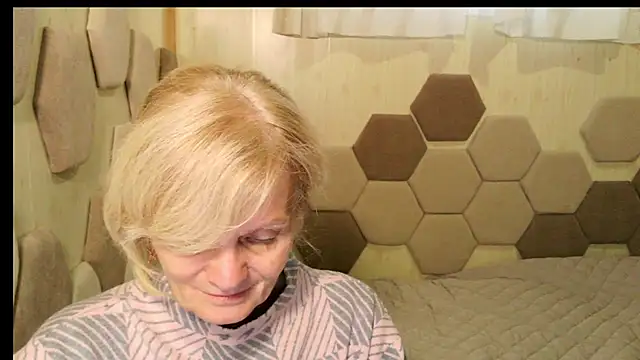 Snapshot of Zoe_Steell chatting on 10/01/25, 01:50 Zoe Steell online show from 10/01/25, 01:50