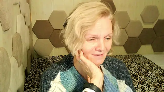 Snapshot of Zoe_Steell chatting on 10/29/25, 12:07 Zoe Steell online show from 10/29/25, 12:07