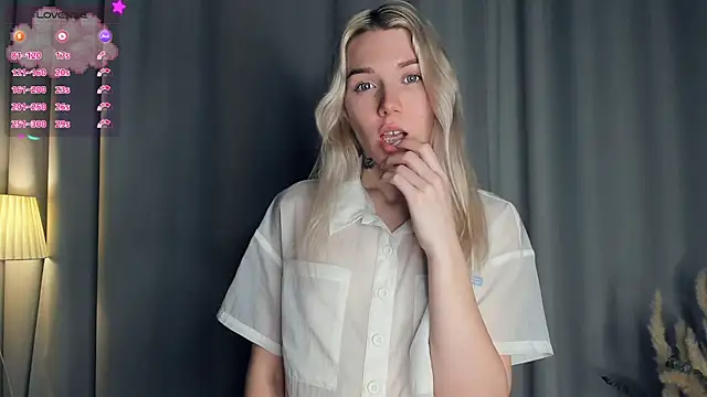 DianeHonnette online show from 10/31/25, 07:48