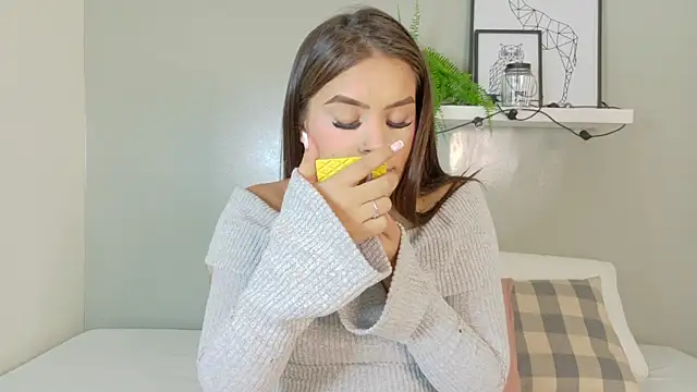 KeendraFox  online show from 10/10/25, 07:35