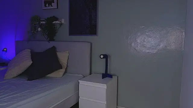 KeendraFox  online show from 03/25/26, 10:10