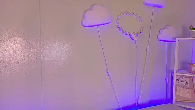 KeendraFox  online show from 04/23/26, 10:03