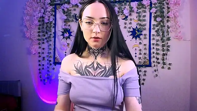 Snapshot of MollyKissy chatting on 04/09/26, 05:51 MollyKissy online show from 04/09/26, 05:51