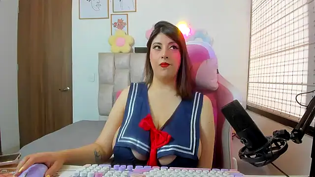 Snapshot of queenalexxa111 chatting on 05/13/26, 12:57 queenalexxa111 online show from 05/13/26, 12:57